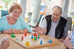 Ratingen_Wohnen-und-Pflegen_Bewohner-spielen.jpg