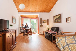 Seniorenzentrum_Marienhof_Zimmer.jpg